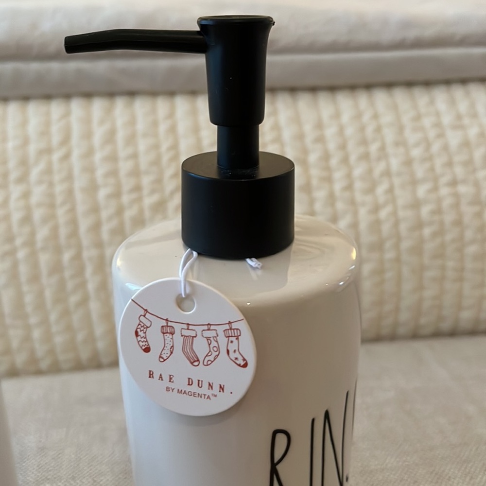Rae Dunn Artisan Collection ‘Elf’ Bathroom Set Soap Pump Dispenser and Cup Set - Picture 5 of 9